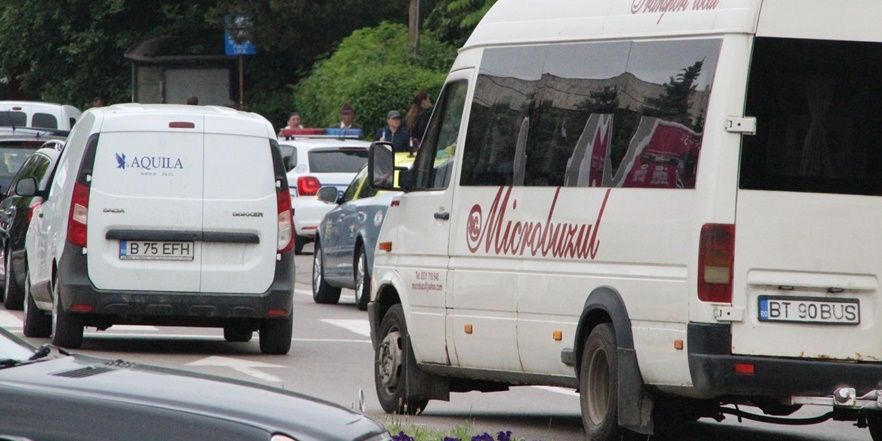 Transportul local către Parcul Cornișa este total ineficient. Sunt 7-8 călători pe zi