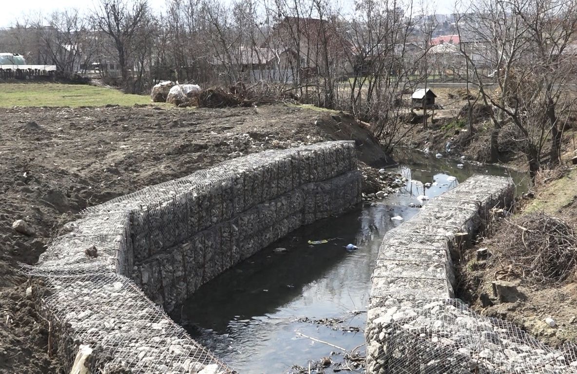 Podurile șo podețele distruse de calamități vor fi reparate cu bani de la Guvern