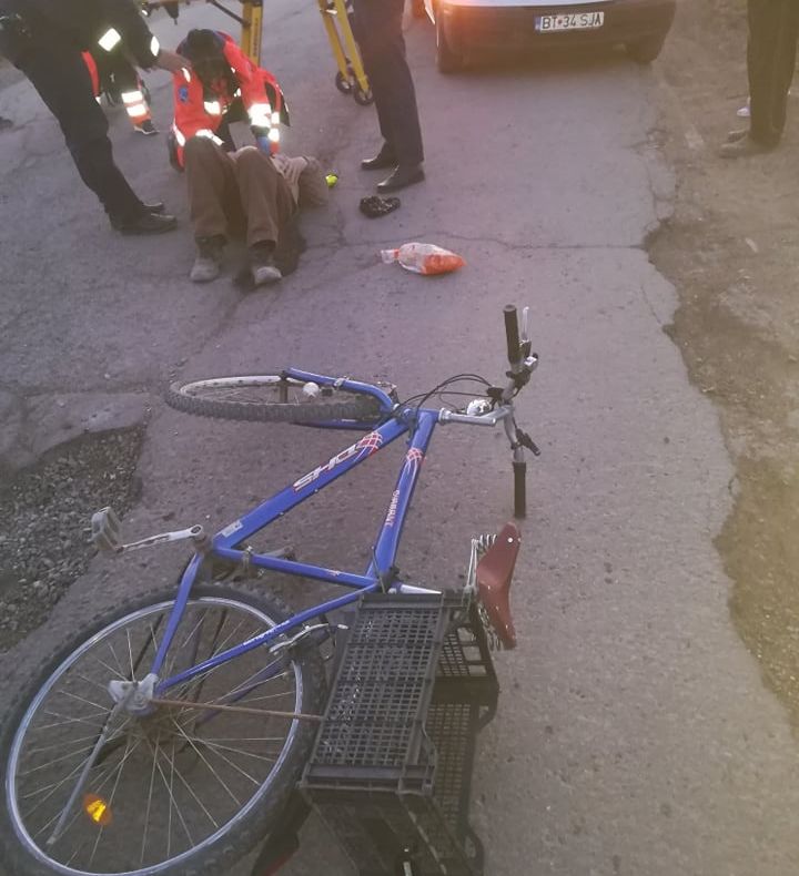 Aproape de o tragedie din cauza drumului județean. Ambulanța a ajuns după mai bine de o oră FOTO