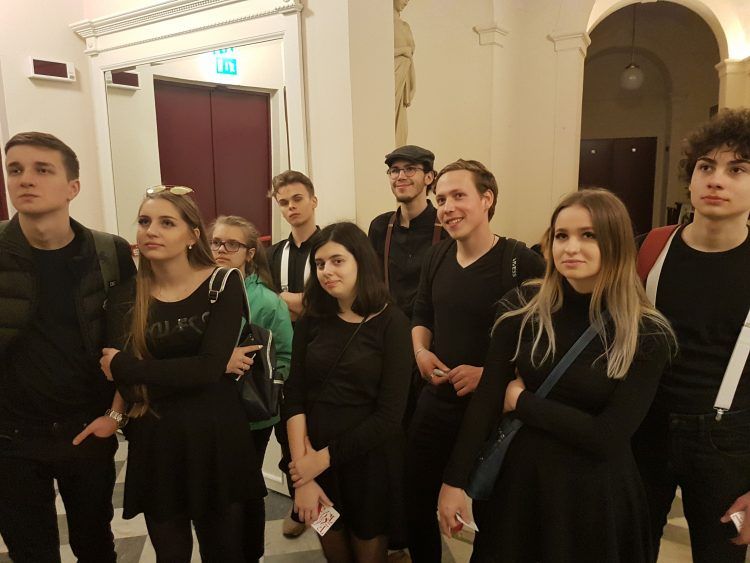 Participanți de la Colegiul Mihai Eminescu la Festivalul Internațional de Teatru Francofon