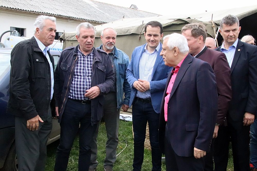 VIDEO. Ministrul Daea a transformat un târg al fermierilor într-o acțiune politică