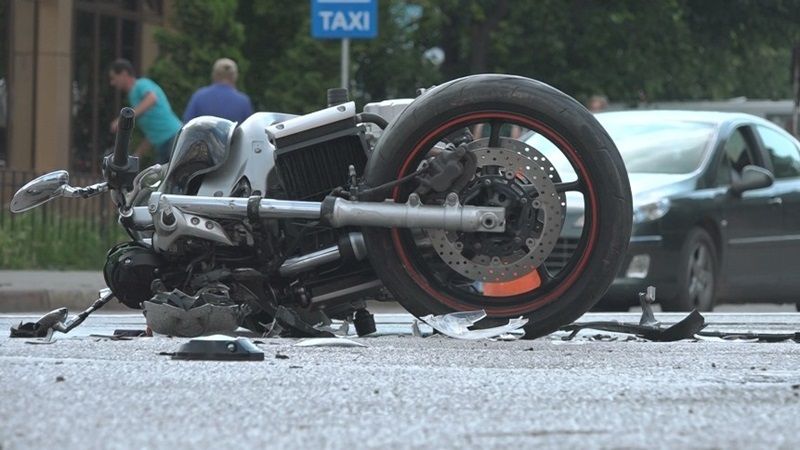 Motociclist urmărit un kilometru prin municipiul Botoșani. Circula cu 124 km/h