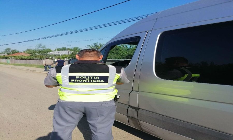 Sucevean cercetat pentru uz de fals