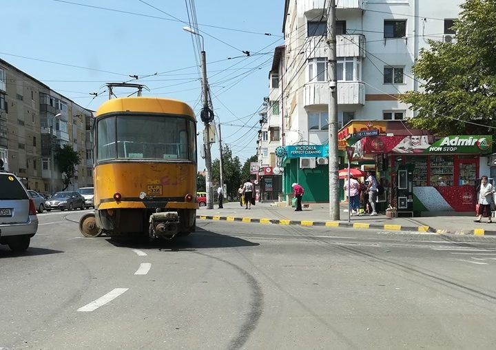Tramvaie deraiate de vatmani neatenți: „A accelerat mai tare în acea curbă. Nu vreau să merg mai departe”