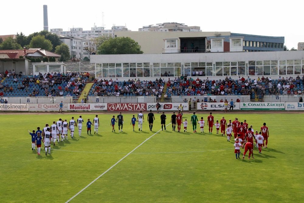 Gazonul de pe stadionul Municipal va trebui înlocuit. „Avem 11 ani de când folosim acest gazon”