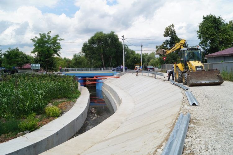 Reabilitarea podului de pe strada Plopilor este aproape de a fi finalizată