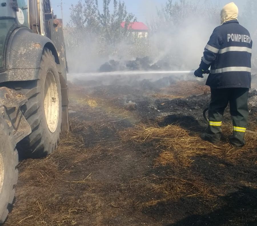 10 tone de furaje arse în comuna Stăuceni