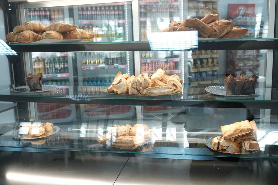 A fost deschisă zona de food court de la Cornișa