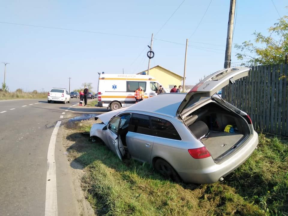 ACCIDENT cu patru victime în intersecția de la Roșiori FOTO