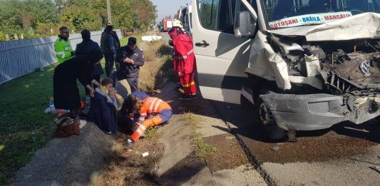 Accident cu șase victime la Bacău. A fost implicat un microbuz care circula pe ruta Botoșani - Mangalia FOTO