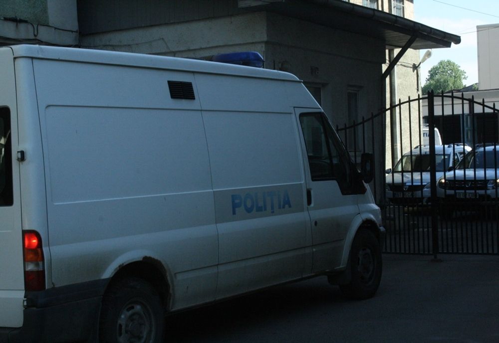 Rețineri în urma unui scandal într-un bar