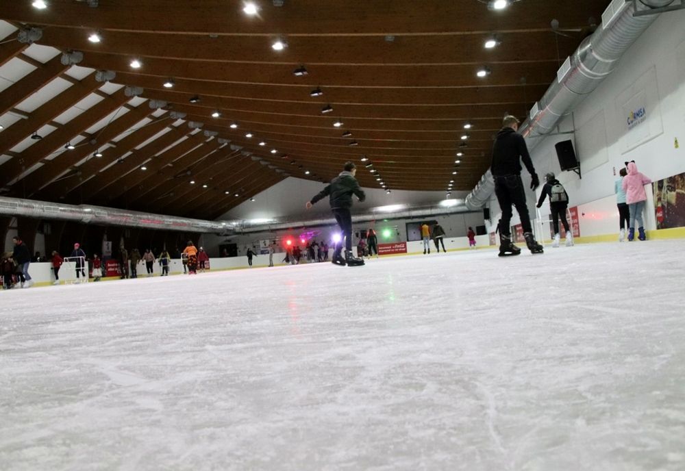 Copiii cu probleme medicale vor avea acces gratuit la piscina și patinoarul Cornișa