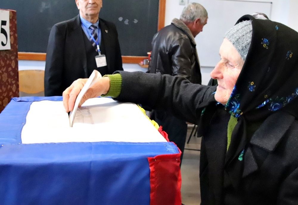 ALEGERI PREZIDENȚIALE. Peste 360.000 de botoșăneni așteptați să voteze astăzi viitorul președinte al României