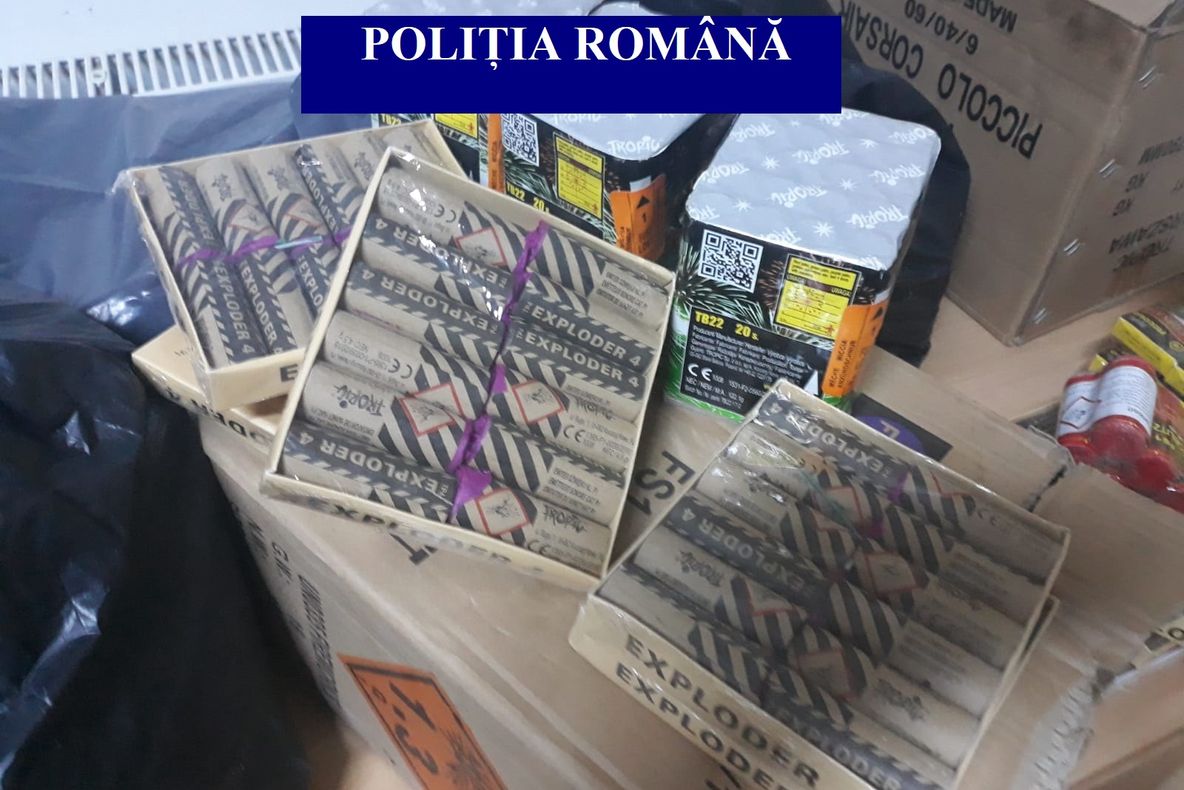 Percheziții în Botoșani. Articole pirotehnice confiscate de poliţişti