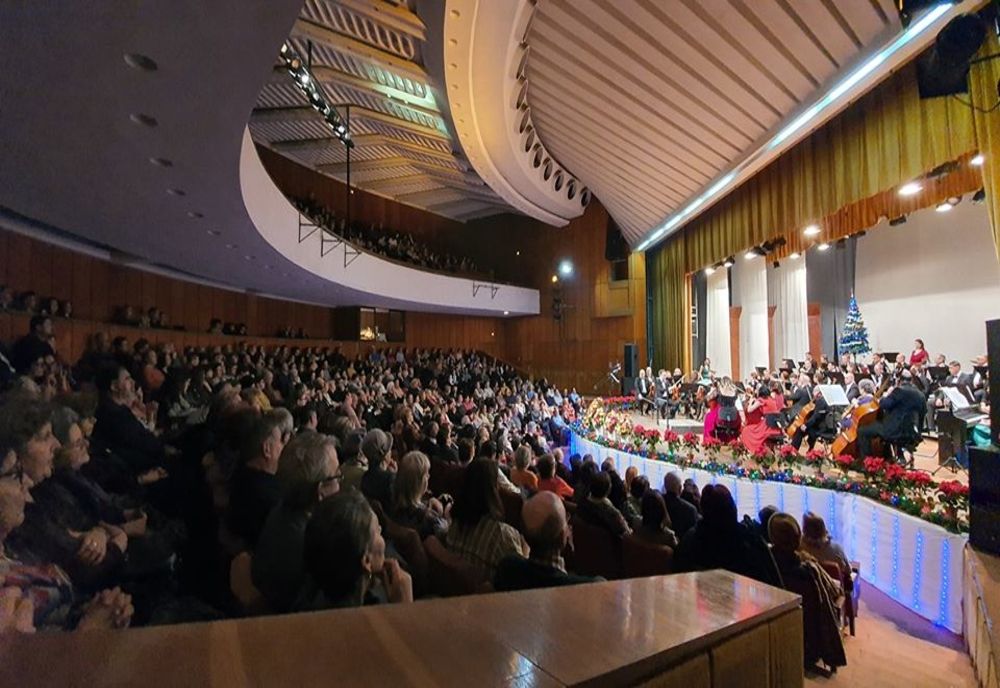 Concert pentru Crăciun cu sala plină FOTO