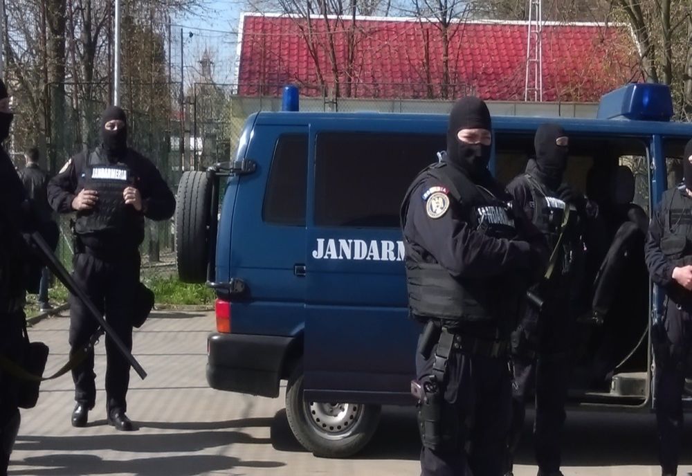Țigări confiscate de jandarmi în Piața Centrală