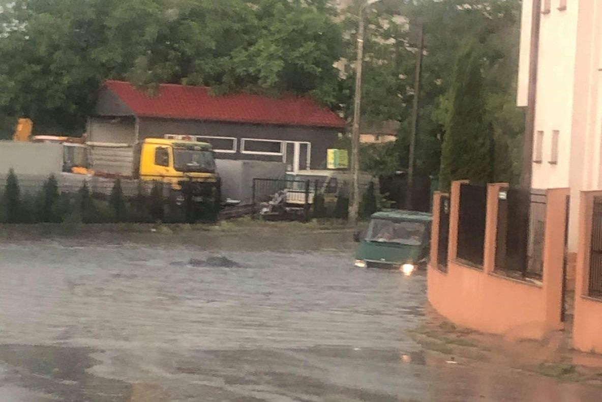 Străzi inundate în municipiul Botoșani