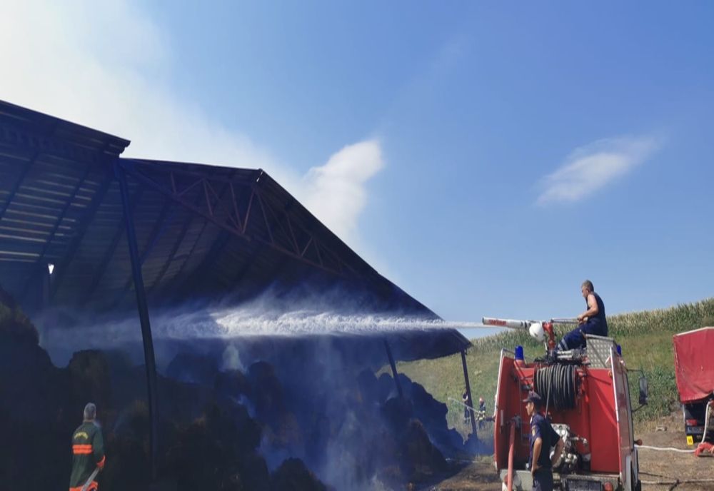 Incendiu stins după 39 de ore