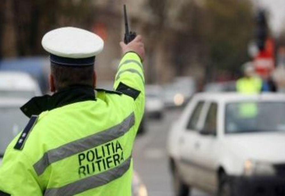 Un șofer a încercat să scape de polițiști! Ce a pățit acesta
