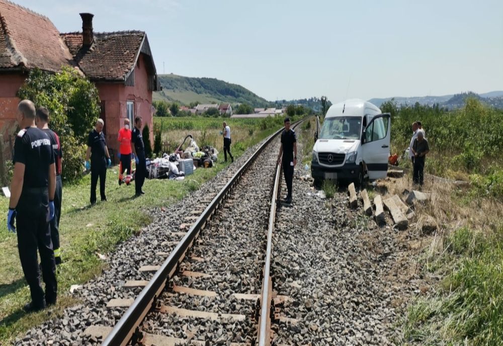 A murit și fetița implicată în accidentul dintre un tren şi un microbuz de la Urişor | Organele ei au salvat 4 vieți