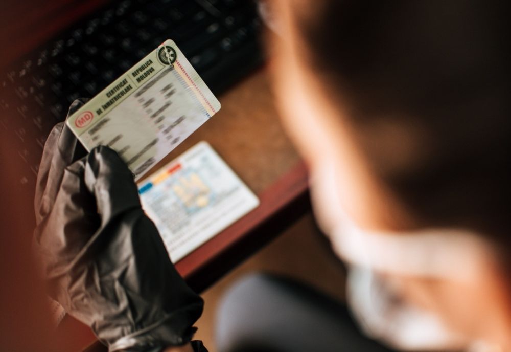 Acte false la frontieră. Dosare penale pentru doi bărbați din Ucraina și Moldova