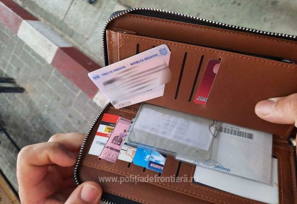 Un permis de conducere fals cumpărat cu 100 de euro i-a adus dosar penal