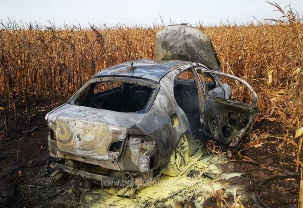 Focuri de armă și urmărire pentru a opri o mașină încărcată cu țigări de contrabandă 