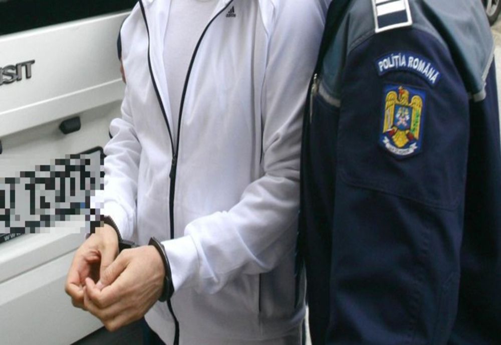 Spărgător de locuințe și magazine din Săveni, prins de polițiști. Ce vârstă are infractorul