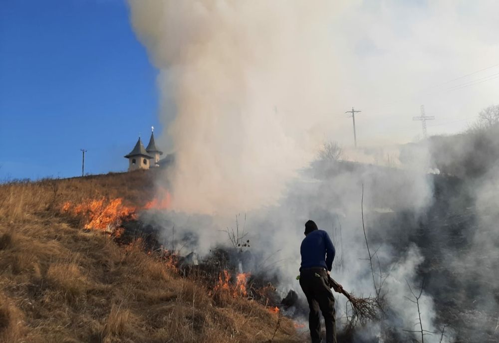 13 incendii produse vineri în județul Botoșani