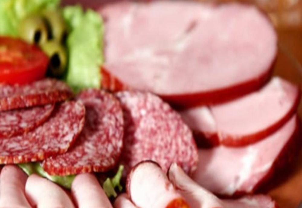 Ce se întâmplă în corpul tău dacă mănânci zilnic mezeluri