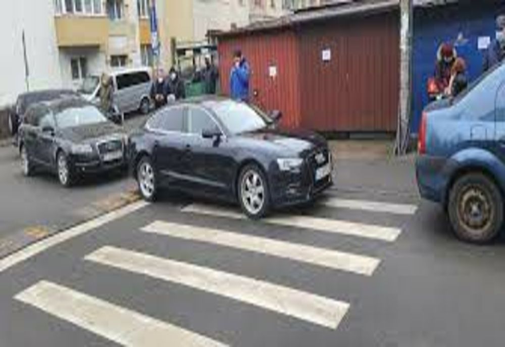 Amenzi pentru șoferii care opresc în zona trecerilor pentru pietoni