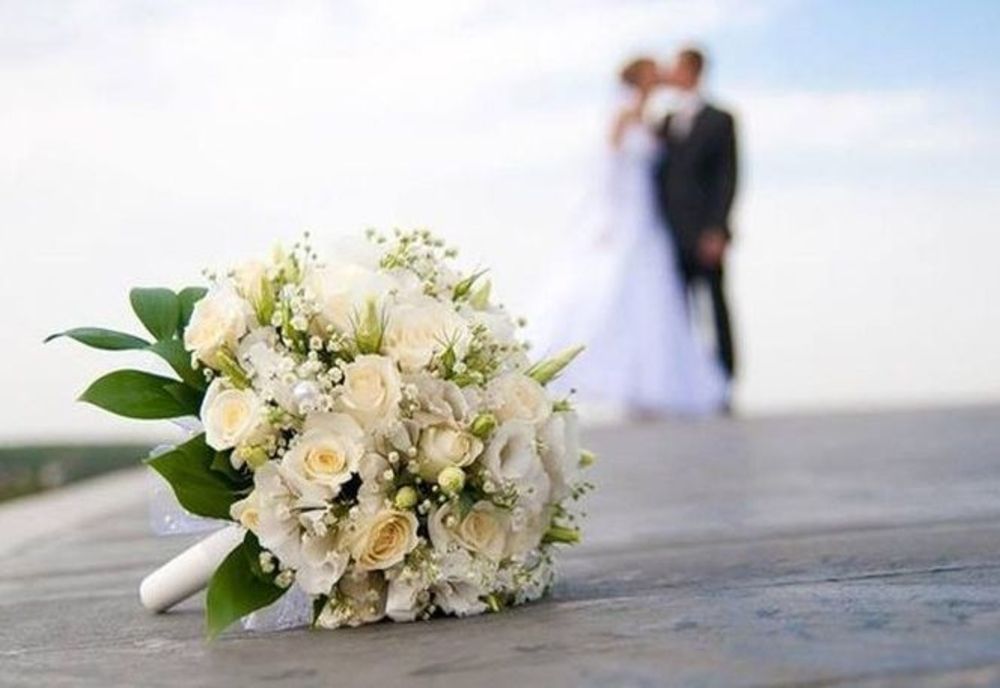 Doi tineri refugiaţi din Ucraina s-au căsătorit într-o localitate din Botoșani