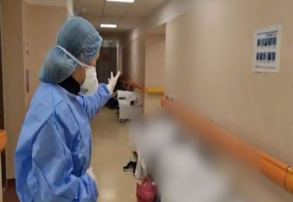 Un copil a ajuns la spital în stare gravă, după ce era să se sugrume cu fesul 