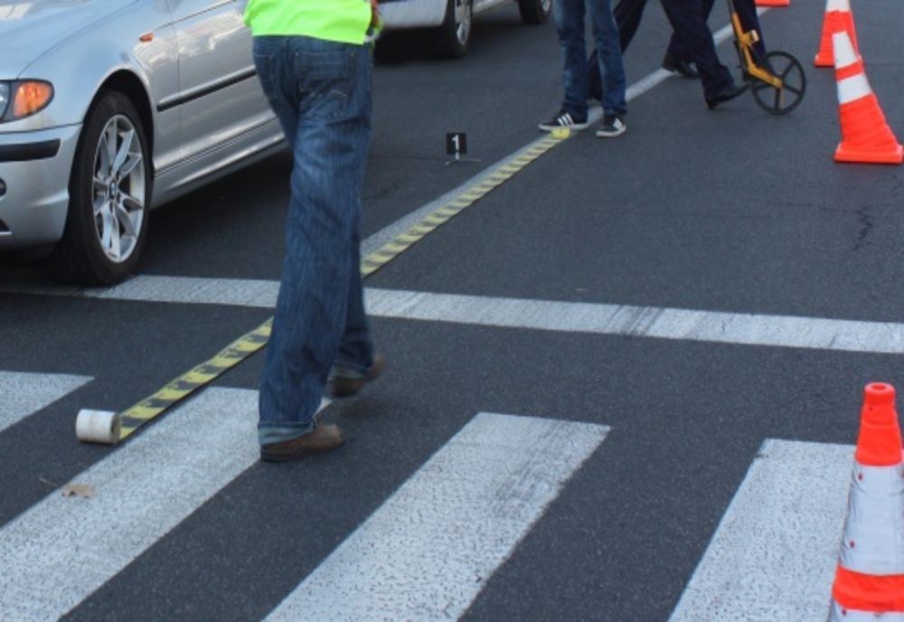 Pieton accidentat pe trecerea pentru pietoni
