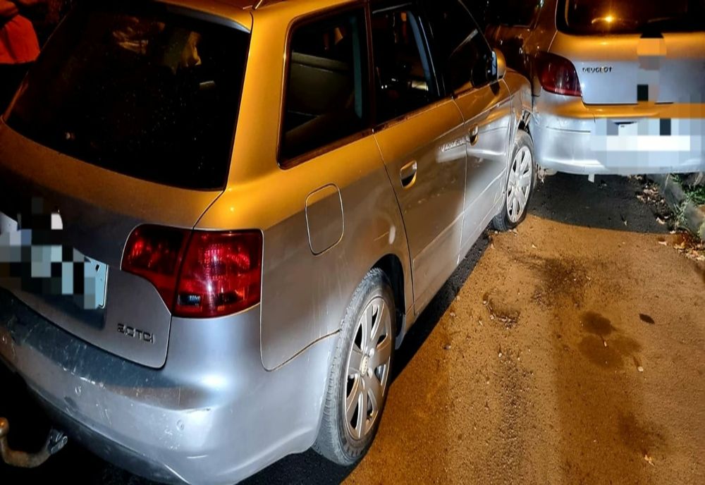 Beat și fără permis a tamponat trei mașini parcate regulamentar