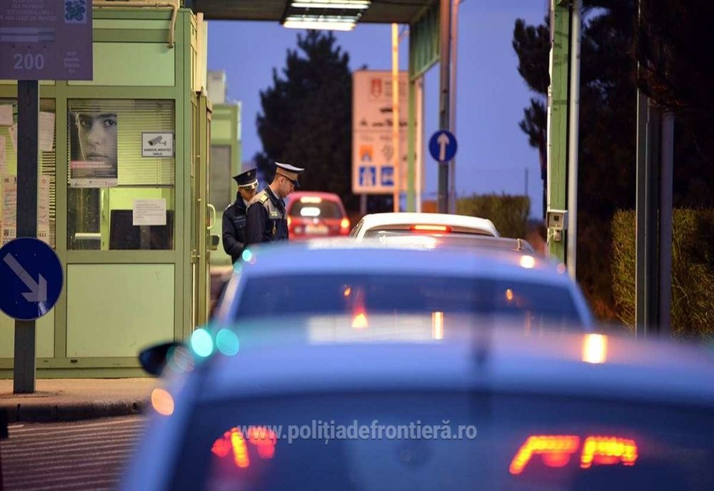 S-a urcat la volanul unui microbuz cu remorcă, deși nu avea permis valabil 