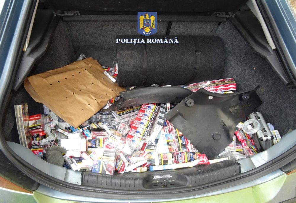 Un bărbat a rămas și fără mașină și fără marfa de contrabandă