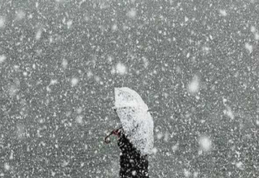 Vremea astăzi, 5 decembrie. Ninsori, lapoviță și condiții de polei în multe regiuni