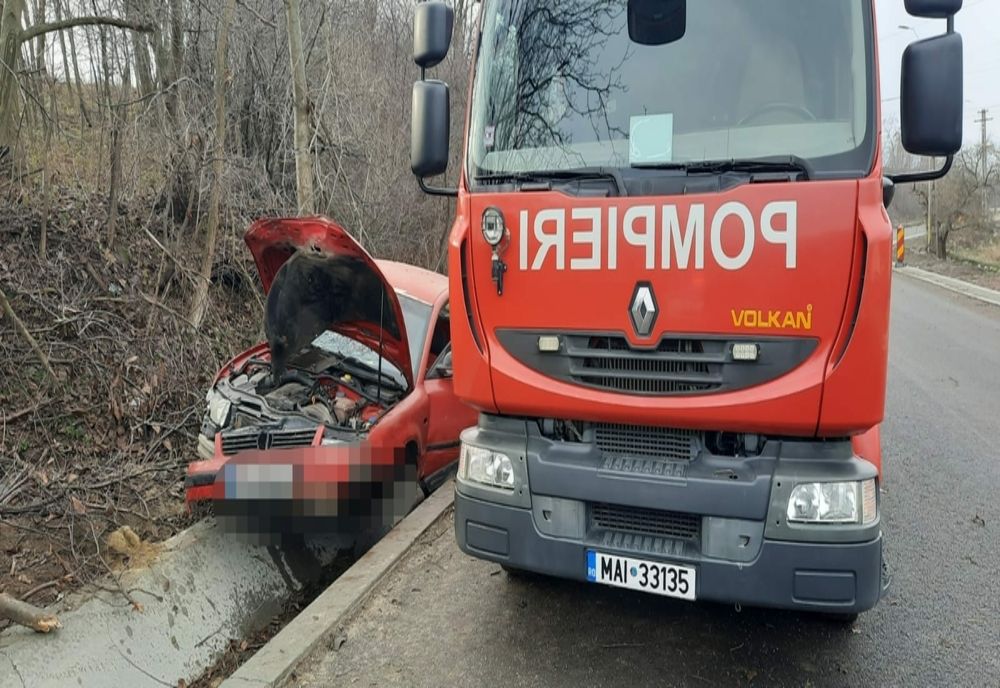 Accident în Ajun de Crăciun! Două tinere, rănite