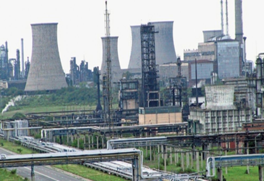 România furată de austrieci. Drama fosților angajați Arpechim, fabrică devalizată de OMV. Fostă angajată: „Și mâine ne-am întoarce. Acolo este sufletul nostru”