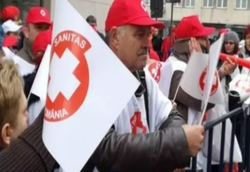 Protest în fața Guvernului, oamenii cer majorarea salariilor cu 15%