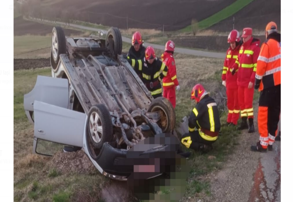 Un autoturism s-a răsturnat în afara carosabilului, între Dumbrăvița și Ivănești