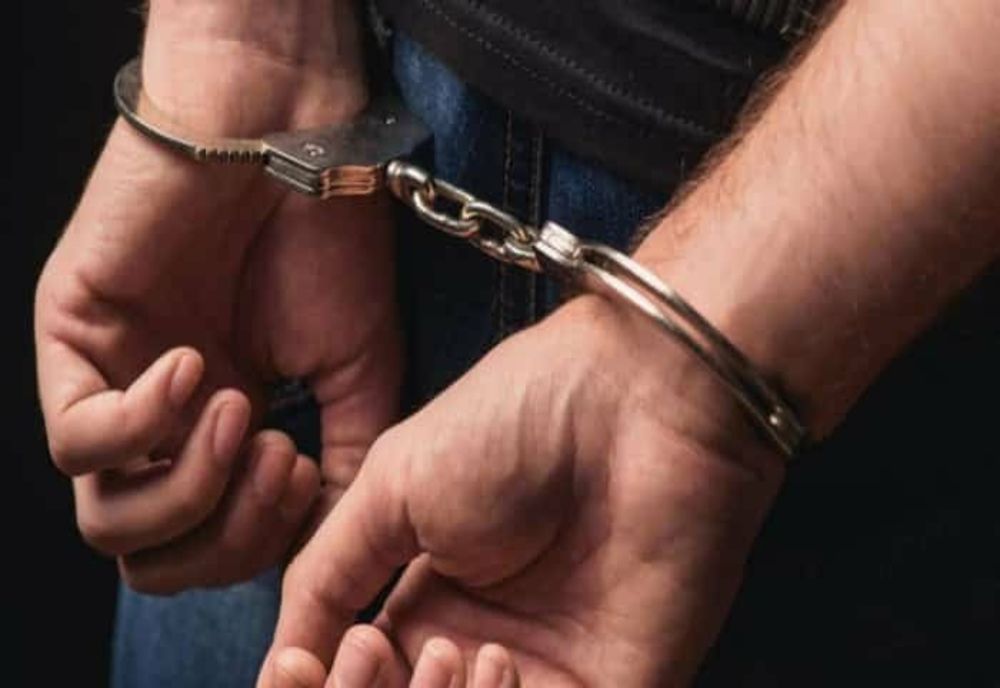 Riscă să ajungă în arest după ce a bătut un martor dintr-un dosar