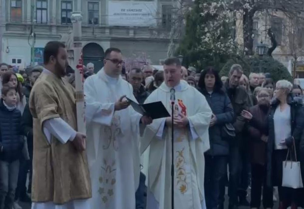 PROCESIUNE CU PREASFÂNTUL SACRAMENT - DUMINICĂ, ÎN CENTRUL BUCUREȘTIULUI