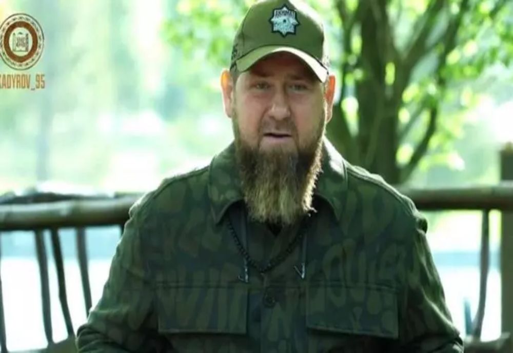 Kadîrov, în pas cu moda. Liderul cecen s-a filmat într-o jachetă de camuflaj de aproximativ 2.400E