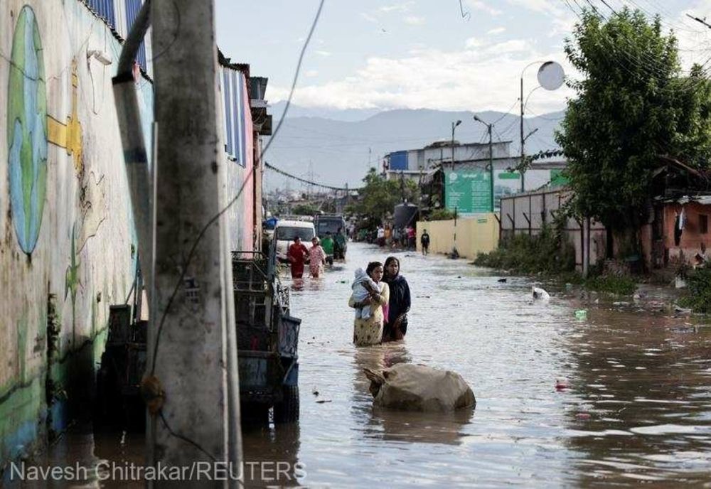 MUSONUL A FĂCUT SUTE DE MORŢI ÎN INDIA ŞI NEPAL ÎNCEPÂND DIN IUNIE