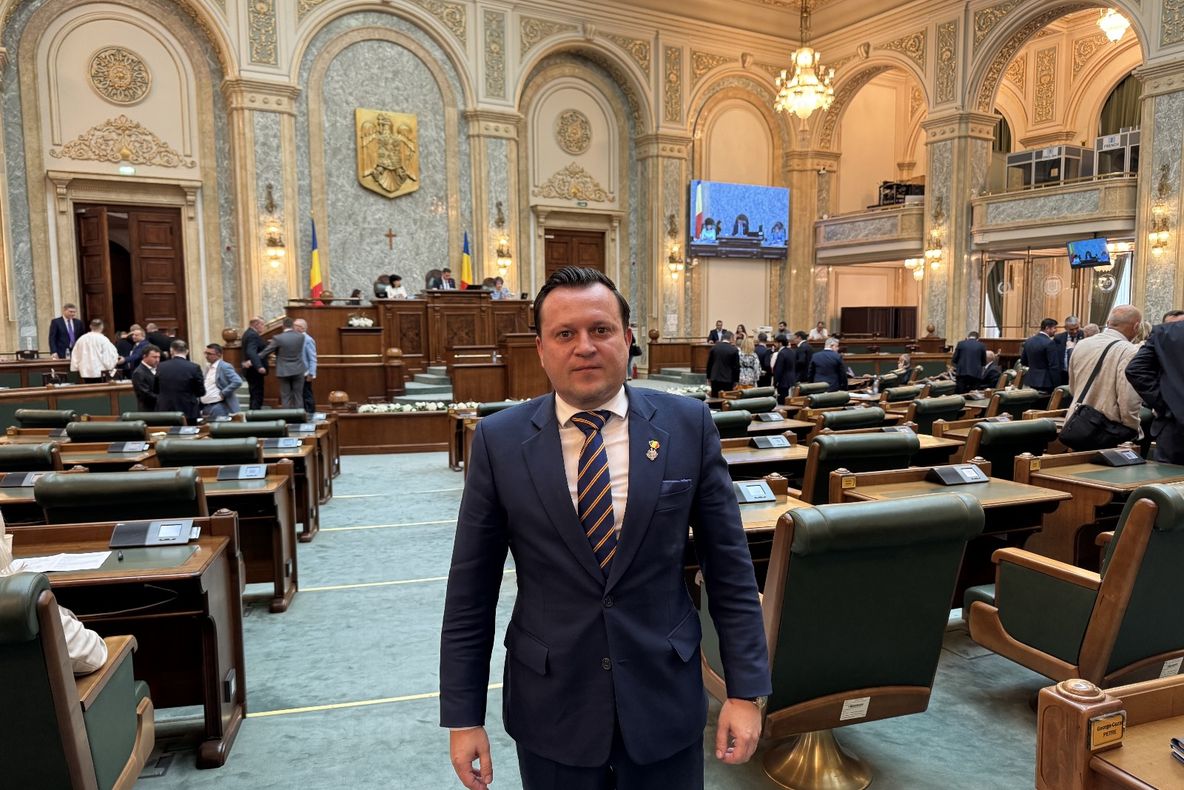  SENATORUL AUR DE BOTOȘANI DEPUNE AMENDAMENTE ÎMPOTRIVA MĂSURILOR FISCAL-BUGETARE: "DE CE BOLOJAN ARE MILĂ DE BĂNCI ȘI DE JOCURI DE NOROC, ȘI NU DE POPORUL ROMÂN?"