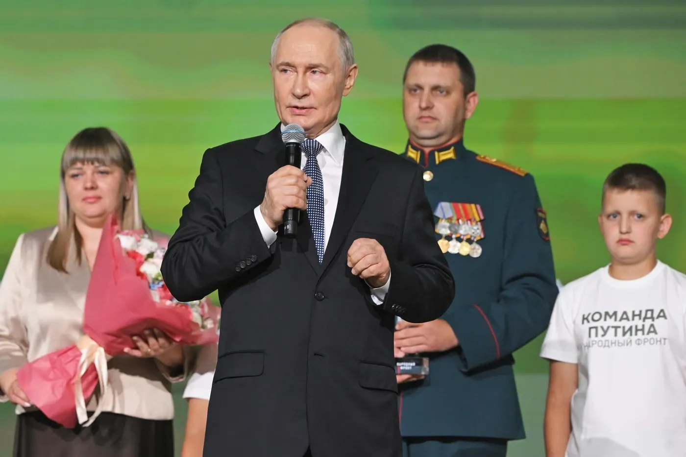 Vladimir Putin intervine în politica monetară a Rusiei. Presiunile asupra Băncii Centrale se intensifică