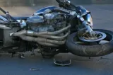 Tânără de 17 ani, transportată la spital după un accident cu motocicleta