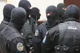 Contrabandă la Botoșani: 25.000 de țigări și 300 de litri de lichid alcoolic ridicate
